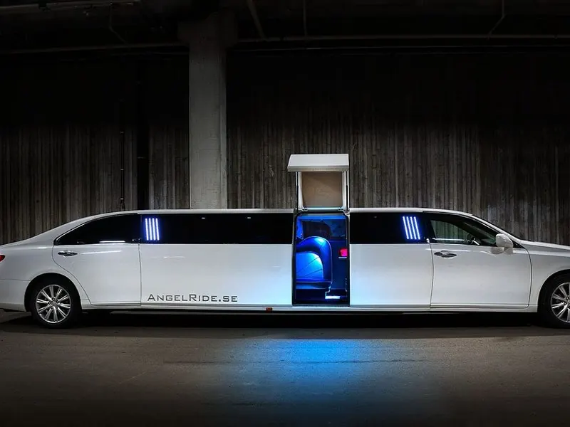 Stretch limousine service